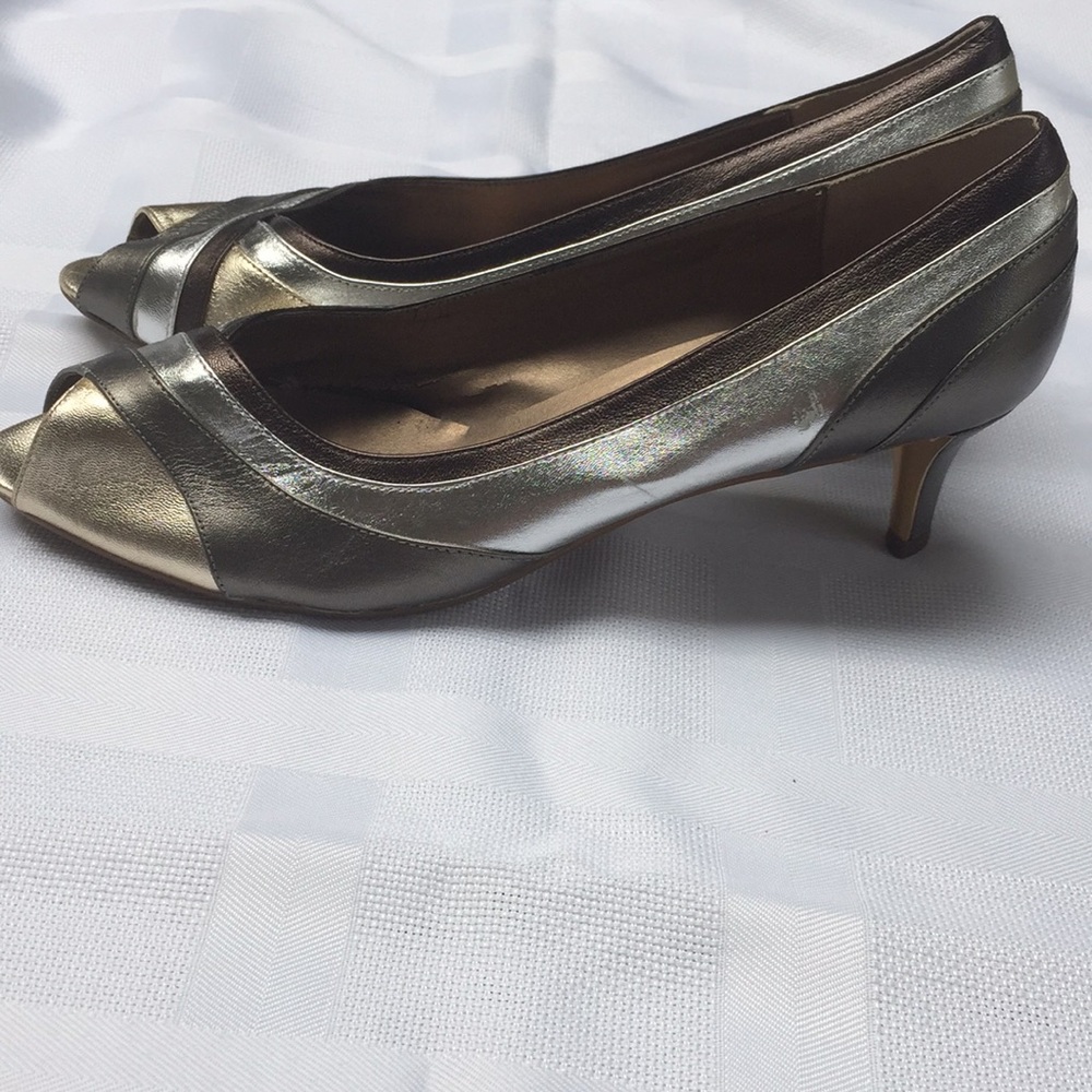 Shoes - Picture 2 of 2
